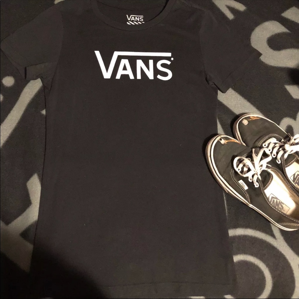 🚨🚨SOLD🚨🚨Vans Women’s T-shirt 🌚
